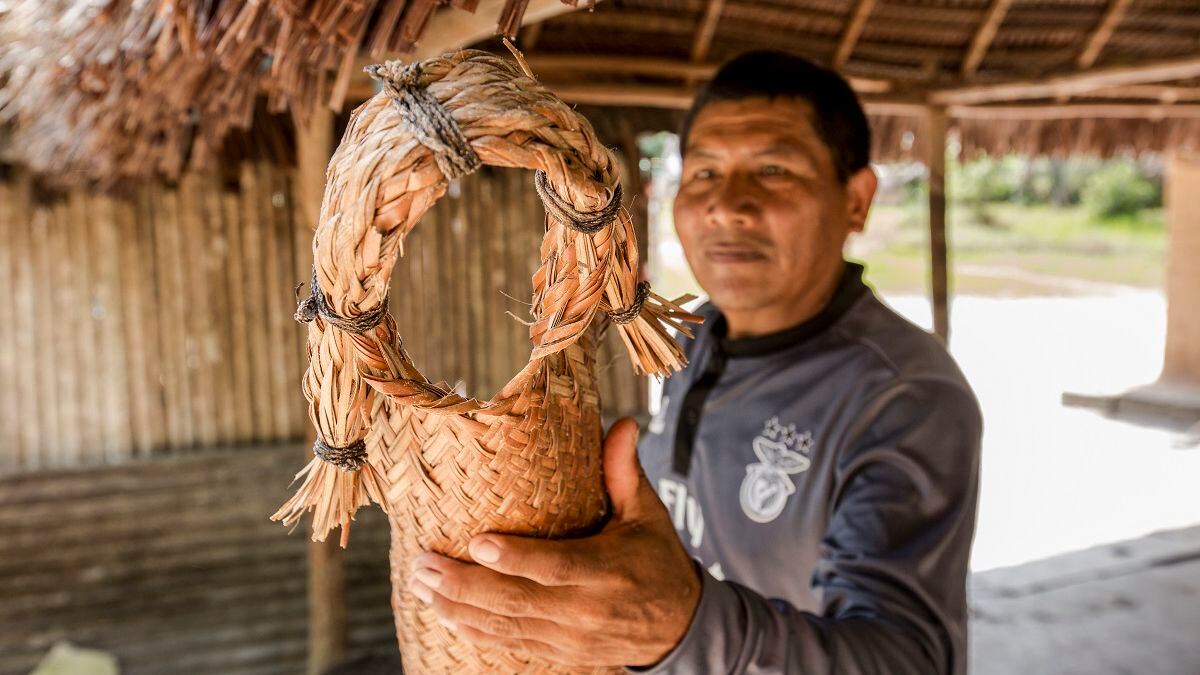 Los Puinave y los Curripaco son los pueblos indígenas más predominantes en Inírida, muchos de ellos se dedican a la fabricación de artesanías.