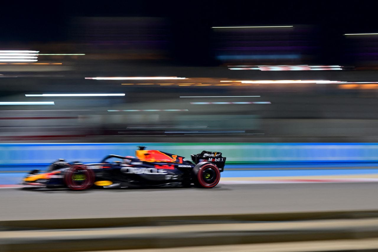 Piloto Max Verstappen logró la primera posición en el Gran Premio de Baréin, de la Fórmula 1 (Photo by ANDREJ ISAKOVIC / AFP)