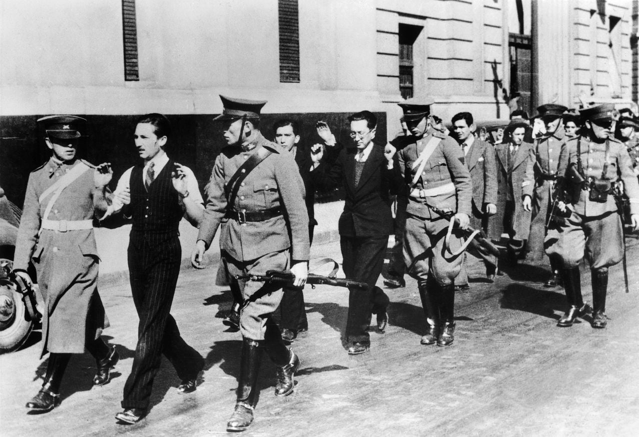 CHILE - SEPTEMBER 12:  Captured During Nazi Putsch In Chile In 1938.  (Photo by Keystone-France/Gamma-Keystone via Getty Images)