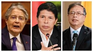 De izquierda a derecha: Guillermo Lasso (presidente de Ecuador), Pedro Castillo (expresidente de Perú) y Gustavo Petro (presidente de Colombia).