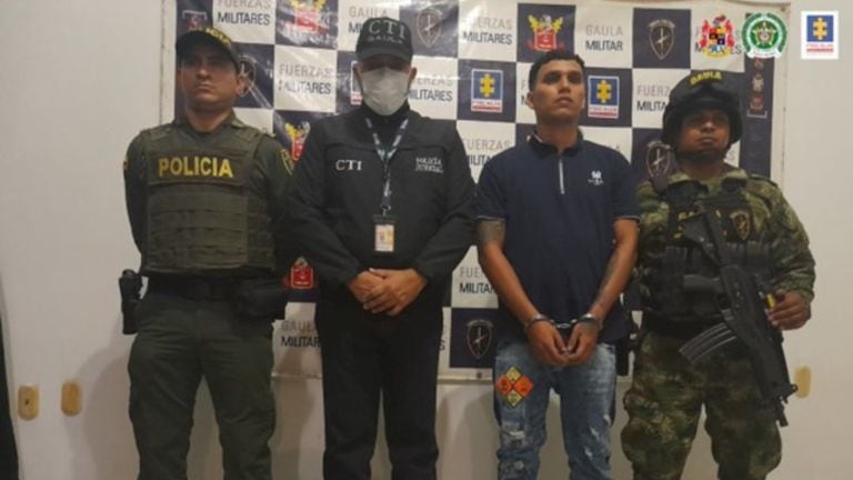 Una operación del CTI, el Gaula Militar y la Policía Nacional en el barrio La Cruz de Cúcuta, permitió la captura de Juan de Dios Bautista Martínez, alias Bam Bam, presunto integrante del ELN.