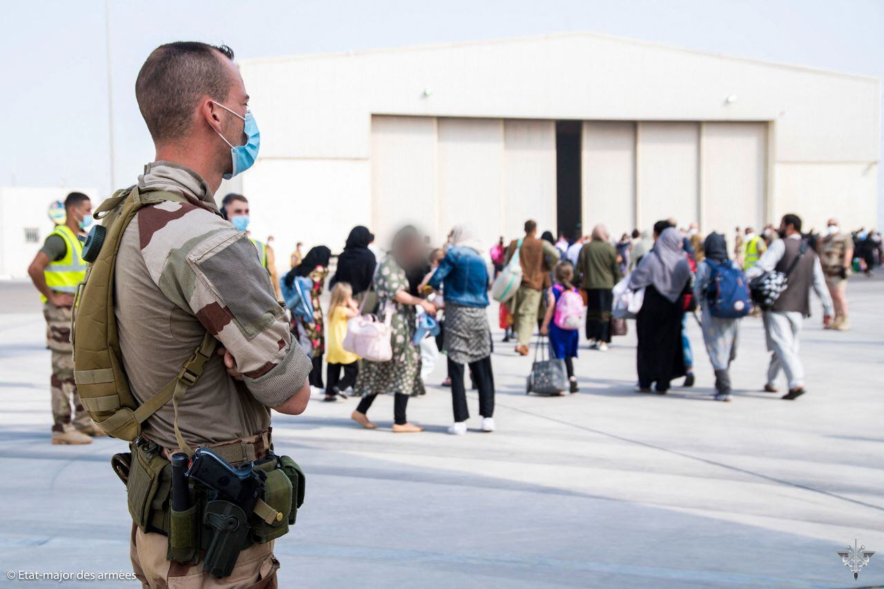 Francia recibe a los refugiados de Afganistán