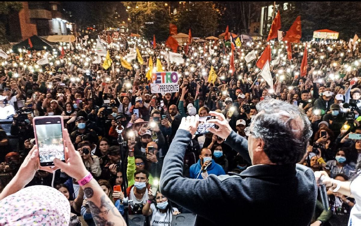 El líder de la Colombia Humana cerró este viernes su campaña en Bogotá de cara a las consultas interpartidistas del próximo 13 de marzo.