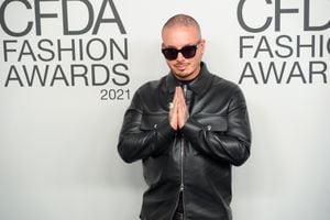 j balvin NEW YORK, NEW YORK - NOVEMBER 10: J Balvin attends the 2021 CFDA Fashion Awards at The Grill & The Pool Restaurants on November 10, 2021 in New York City. (Photo by Sean Zanni/Patrick McMullan via Getty Images)