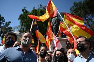 El líder de Vox, Santiago Abascal en protestas. Foto de GABRIEL BOUYS / AFP.