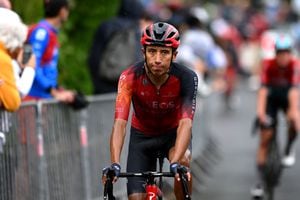 Egan Bernal se pondrá a prueba en el Critérium del Dauphiné