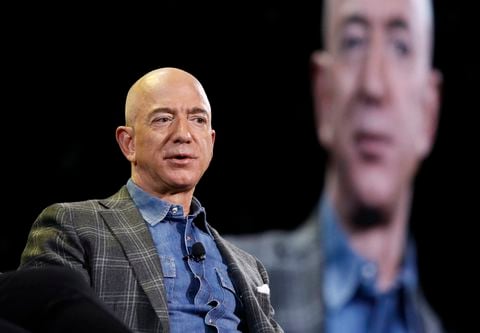 El entonces director general de Amazon, Jeff Bezos, habla en la convención Amazon re:MARS en Las Vegas, el 6 de junio de 2019. Jeff Bezos ha vendido casi 12 millones de acciones de Amazon, valoradas en más de 2.000 millones de según una declaración ante las autoridades reguladoras de Estados Unidos.