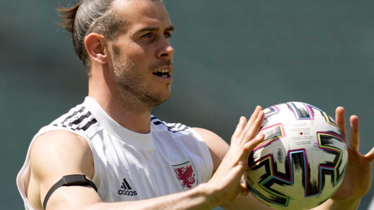 Gareth Bale, entrenamiento Gales