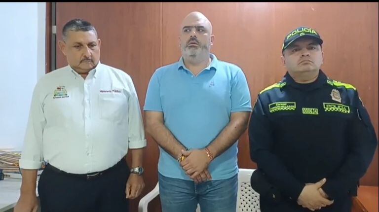 Autoridades municipales hicieron un consejo de seguridad. De izquierda a derecha el personero municipal, alcalde local y comandante de la Policía departamental.