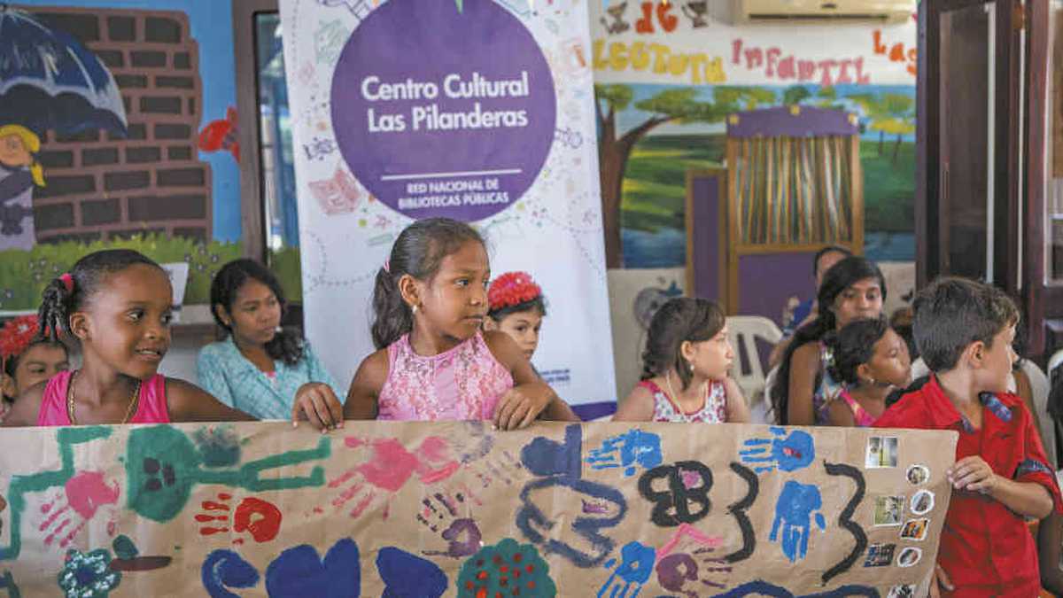 El Centro Cultural Las Pilanderas, ubicado en el barrio El Pozón, ha sido uno de los principales escenarios del Hay Comunitario. Por allí han pasado el ilustrador chileno Alberto Montt y la promotora de lectura colombiana Irene Vasco, entre otros.